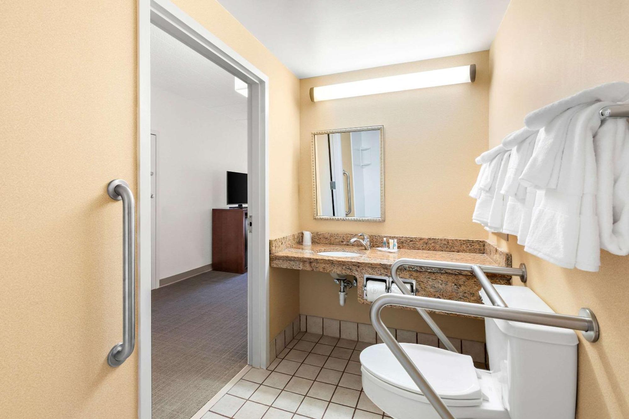 Comfort Pocono Lakes Region Locanda 2*